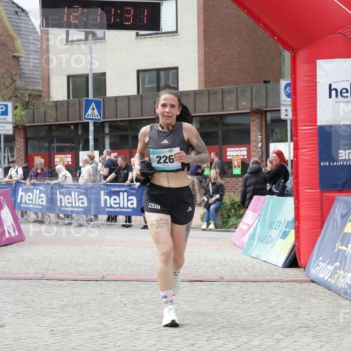 10.05.2026 - 8. Wedeler Halbmarathon Yannick Fuchs http://msf.ph/oto/9727758 10.05.2026 12:11:29 Ziel 226 meine-sportfotos.de