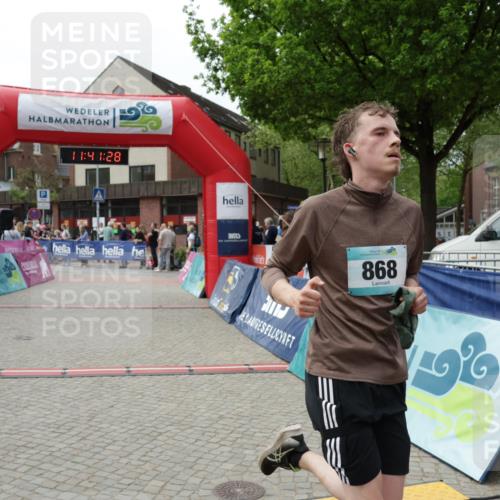 10.05.2026 - 8. Wedeler Halbmarathon Yannick Fuchs http://msf.ph/oto/9727759 10.05.2026 11:41:27 Ziel 54, 868 meine-sportfotos.de