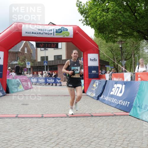 10.05.2026 - 8. Wedeler Halbmarathon Yannick Fuchs http://msf.ph/oto/9727780 10.05.2026 12:11:30 Ziel 226 meine-sportfotos.de