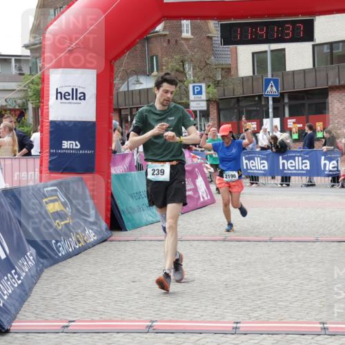 10.05.2026 - 8. Wedeler Halbmarathon Yannick Fuchs http://msf.ph/oto/9727791 10.05.2026 11:41:36 Ziel 239, 751, 812, 2196 meine-sportfotos.de