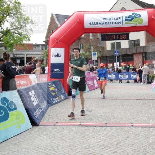 10.05.2026 - 8. Wedeler Halbmarathon Yannick Fuchs http://msf.ph/oto/9727801 10.05.2026 11:41:36 Ziel 239, 751, 812, 2196 meine-sportfotos.de