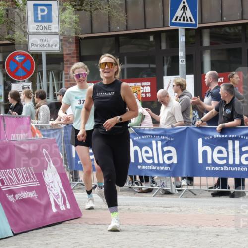 10.05.2026 - 8. Wedeler Halbmarathon Yannick Fuchs http://msf.ph/oto/9727808 10.05.2026 12:11:55 Ziel 377, 429 meine-sportfotos.de