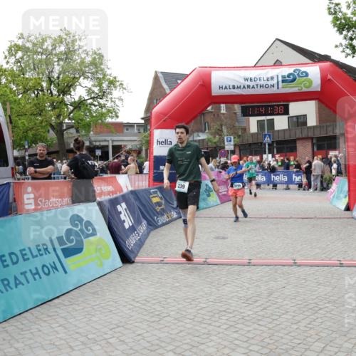 10.05.2026 - 8. Wedeler Halbmarathon Yannick Fuchs http://msf.ph/oto/9727813 10.05.2026 11:41:36 Ziel 239, 751, 812, 2196 meine-sportfotos.de
