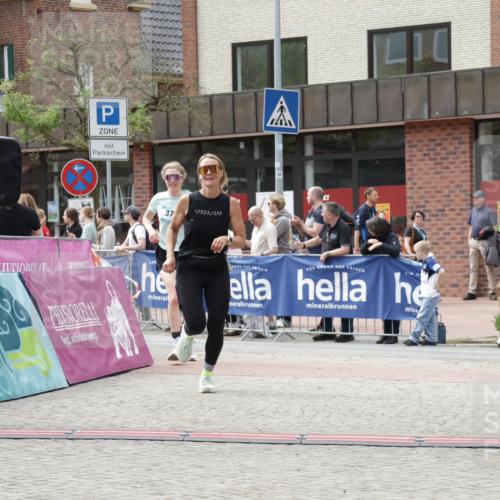 10.05.2026 - 8. Wedeler Halbmarathon Yannick Fuchs http://msf.ph/oto/9727825 10.05.2026 12:11:56 Ziel 377, 429 meine-sportfotos.de