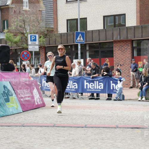 10.05.2026 - 8. Wedeler Halbmarathon Yannick Fuchs http://msf.ph/oto/9727830 10.05.2026 12:11:56 Ziel 377, 429 meine-sportfotos.de
