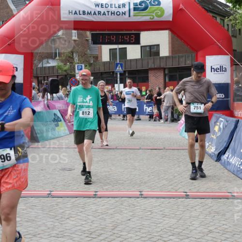 10.05.2026 - 8. Wedeler Halbmarathon Yannick Fuchs http://msf.ph/oto/9727892 10.05.2026 11:41:41 Ziel 248, 453, 751, 812, 2196, 2238 meine-sportfotos.de