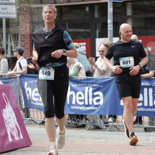 10.05.2026 - 8. Wedeler Halbmarathon Yannick Fuchs http://msf.ph/oto/9727900 10.05.2026 12:12:02 Ziel 149, 377, 429, 601 meine-sportfotos.de