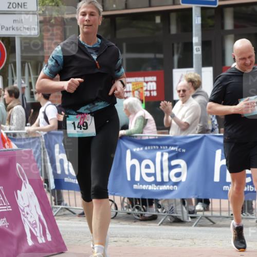 10.05.2026 - 8. Wedeler Halbmarathon Yannick Fuchs http://msf.ph/oto/9727908 10.05.2026 12:12:02 Ziel 149, 377, 429, 601 meine-sportfotos.de