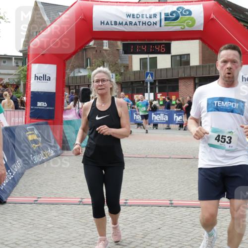 10.05.2026 - 8. Wedeler Halbmarathon Yannick Fuchs http://msf.ph/oto/9727929 10.05.2026 11:41:45 Ziel 108, 248, 453, 751, 812, 923, 924, 2238 meine-sportfotos.de