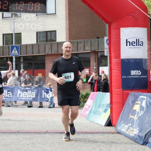 10.05.2026 - 8. Wedeler Halbmarathon Yannick Fuchs http://msf.ph/oto/9727939 10.05.2026 12:12:06 Ziel 149, 545, 601 meine-sportfotos.de