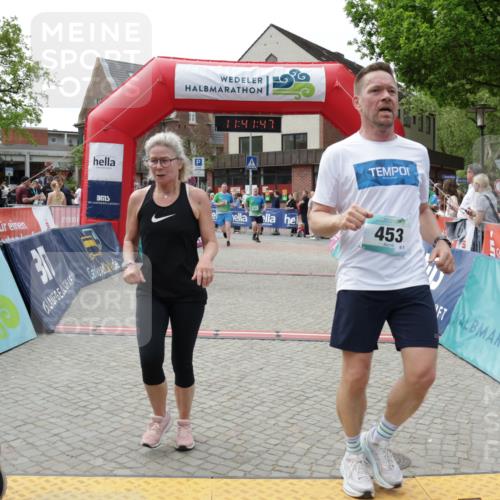 10.05.2026 - 8. Wedeler Halbmarathon Yannick Fuchs http://msf.ph/oto/9727943 10.05.2026 11:41:45 Ziel 108, 248, 453, 751, 812, 923, 924, 2238 meine-sportfotos.de