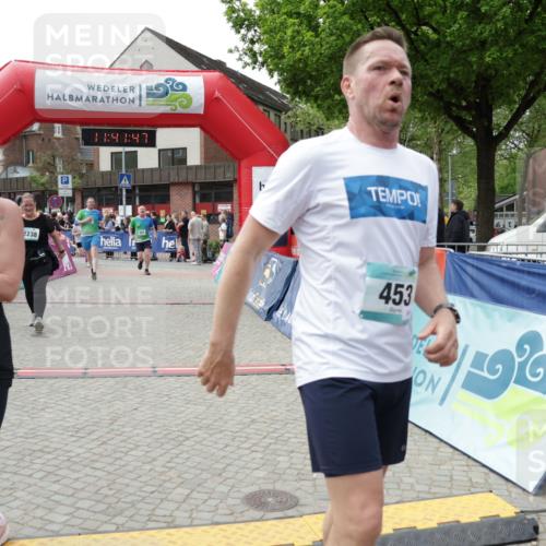 10.05.2026 - 8. Wedeler Halbmarathon Yannick Fuchs http://msf.ph/oto/9727954 10.05.2026 11:41:46 Ziel 108, 223, 248, 453, 751, 923, 924, 2238 meine-sportfotos.de