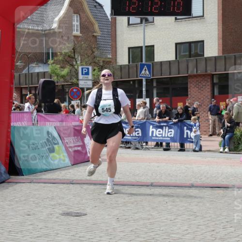 10.05.2026 - 8. Wedeler Halbmarathon Yannick Fuchs http://msf.ph/oto/9727975 10.05.2026 12:12:08 Ziel 149, 545, 601 meine-sportfotos.de