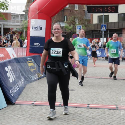 10.05.2026 - 8. Wedeler Halbmarathon Yannick Fuchs http://msf.ph/oto/9727979 10.05.2026 11:41:48 Ziel 108, 223, 248, 453, 923, 924, 2238 meine-sportfotos.de