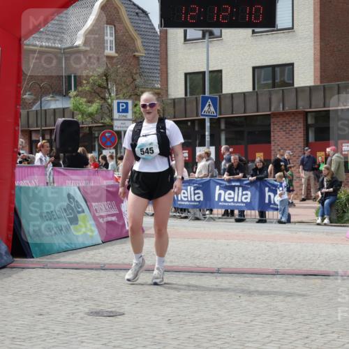 10.05.2026 - 8. Wedeler Halbmarathon Yannick Fuchs http://msf.ph/oto/9727980 10.05.2026 12:12:08 Ziel 149, 545, 601 meine-sportfotos.de