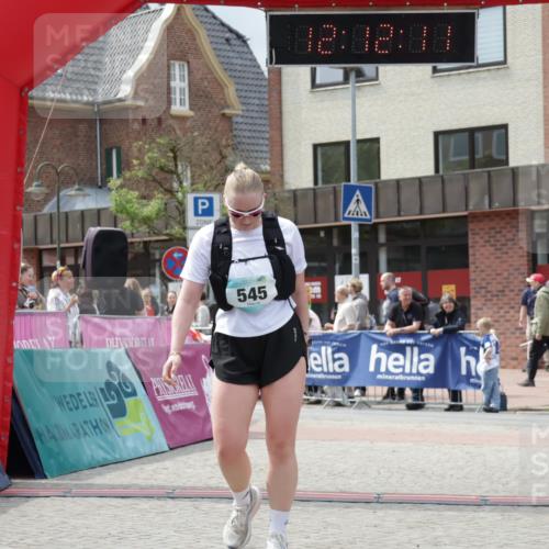 10.05.2026 - 8. Wedeler Halbmarathon Yannick Fuchs http://msf.ph/oto/9727987 10.05.2026 12:12:09 Ziel 149, 545, 601 meine-sportfotos.de