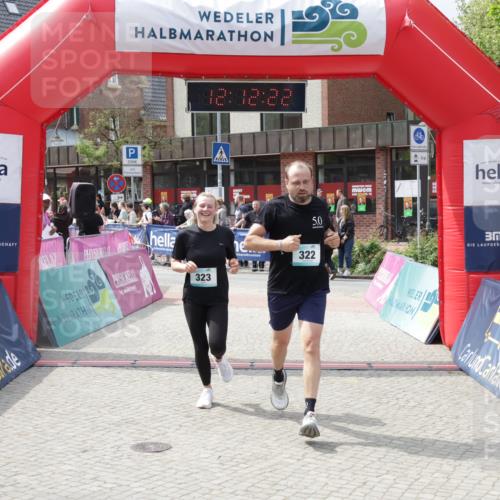 10.05.2026 - 8. Wedeler Halbmarathon Yannick Fuchs http://msf.ph/oto/9728052 10.05.2026 12:12:20 Ziel 322, 323, 667 meine-sportfotos.de