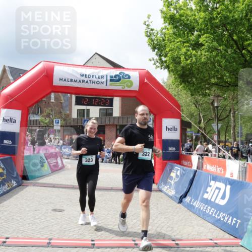 10.05.2026 - 8. Wedeler Halbmarathon Yannick Fuchs http://msf.ph/oto/9728081 10.05.2026 12:12:21 Ziel 322, 323, 667 meine-sportfotos.de
