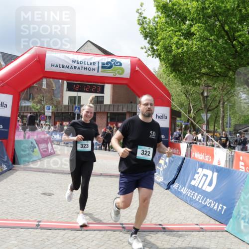 10.05.2026 - 8. Wedeler Halbmarathon Yannick Fuchs http://msf.ph/oto/9728087 10.05.2026 12:12:21 Ziel 322, 323, 667 meine-sportfotos.de
