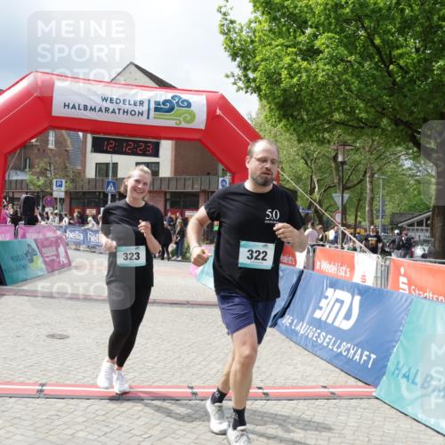 10.05.2026 - 8. Wedeler Halbmarathon Yannick Fuchs http://msf.ph/oto/9728093 10.05.2026 12:12:21 Ziel 322, 323, 667 meine-sportfotos.de