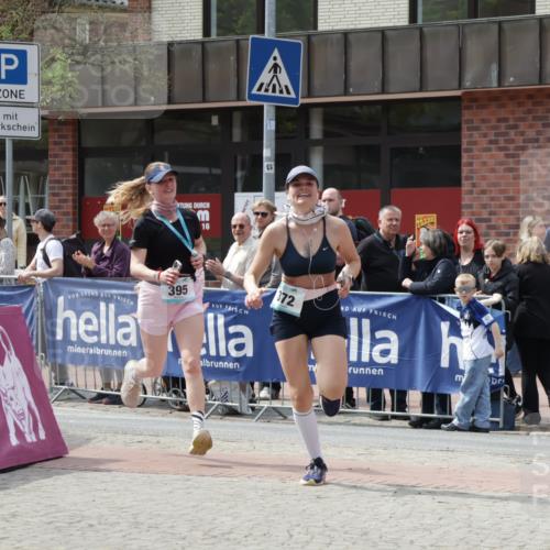 10.05.2026 - 8. Wedeler Halbmarathon Yannick Fuchs http://msf.ph/oto/9728102 10.05.2026 12:12:25 Ziel 322, 323, 372 meine-sportfotos.de