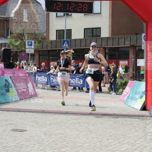 10.05.2026 - 8. Wedeler Halbmarathon Yannick Fuchs http://msf.ph/oto/9728139 10.05.2026 12:12:26 Ziel 323, 372 meine-sportfotos.de