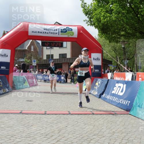 10.05.2026 - 8. Wedeler Halbmarathon Yannick Fuchs http://msf.ph/oto/9728168 10.05.2026 12:12:27 Ziel 372 meine-sportfotos.de
