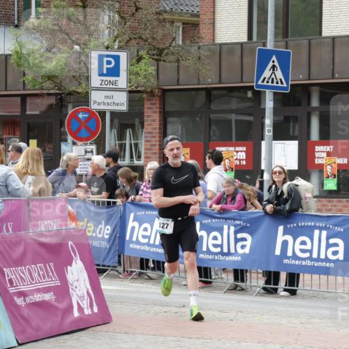 10.05.2026 - 8. Wedeler Halbmarathon Yannick Fuchs http://msf.ph/oto/9728169 10.05.2026 11:42:14 Ziel 127 meine-sportfotos.de