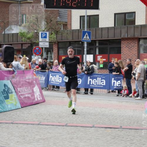 10.05.2026 - 8. Wedeler Halbmarathon Yannick Fuchs http://msf.ph/oto/9728191 10.05.2026 11:42:16 Ziel 127, 352 meine-sportfotos.de