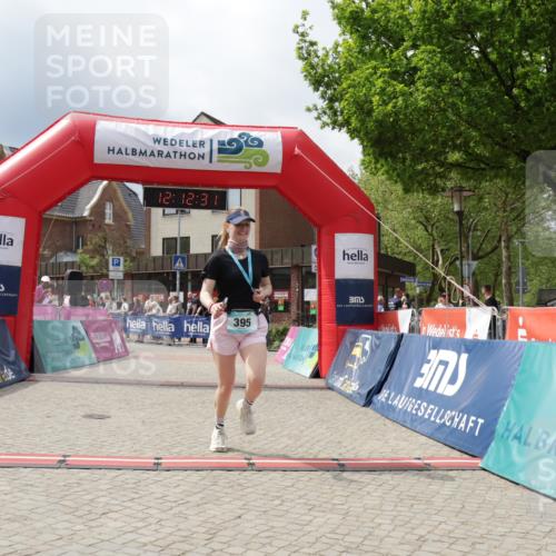 10.05.2026 - 8. Wedeler Halbmarathon Yannick Fuchs http://msf.ph/oto/9728200 10.05.2026 12:12:29 Ziel 372 meine-sportfotos.de