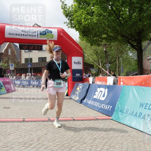 10.05.2026 - 8. Wedeler Halbmarathon Yannick Fuchs http://msf.ph/oto/9728210 10.05.2026 12:12:29 Ziel 372 meine-sportfotos.de