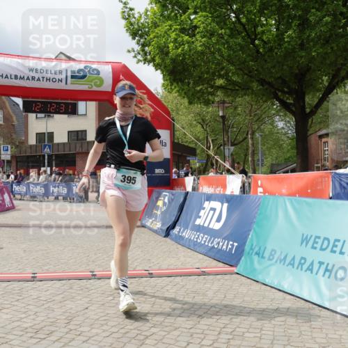 10.05.2026 - 8. Wedeler Halbmarathon Yannick Fuchs http://msf.ph/oto/9728215 10.05.2026 12:12:29 Ziel 372 meine-sportfotos.de