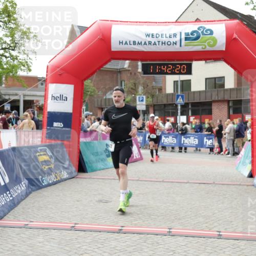 10.05.2026 - 8. Wedeler Halbmarathon Yannick Fuchs http://msf.ph/oto/9728230 10.05.2026 11:42:18 Ziel 127, 352, 1052 meine-sportfotos.de