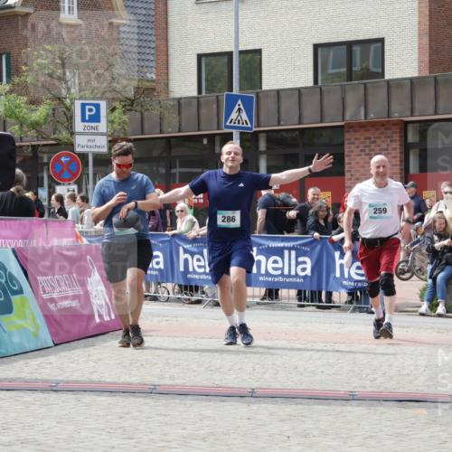 10.05.2026 - 8. Wedeler Halbmarathon Yannick Fuchs http://msf.ph/oto/9728235 10.05.2026 12:12:59 Ziel 259, 274, 286 meine-sportfotos.de