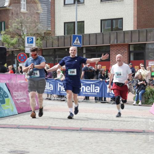 10.05.2026 - 8. Wedeler Halbmarathon Yannick Fuchs http://msf.ph/oto/9728250 10.05.2026 12:12:59 Ziel 259, 274, 286 meine-sportfotos.de