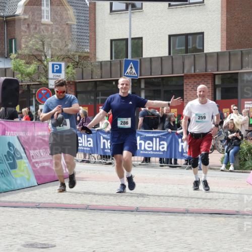 10.05.2026 - 8. Wedeler Halbmarathon Yannick Fuchs http://msf.ph/oto/9728253 10.05.2026 12:12:59 Ziel 259, 274, 286 meine-sportfotos.de