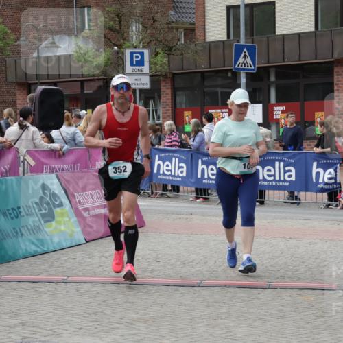 10.05.2026 - 8. Wedeler Halbmarathon Yannick Fuchs http://msf.ph/oto/9728271 10.05.2026 11:42:20 Ziel 127, 352, 1052 meine-sportfotos.de