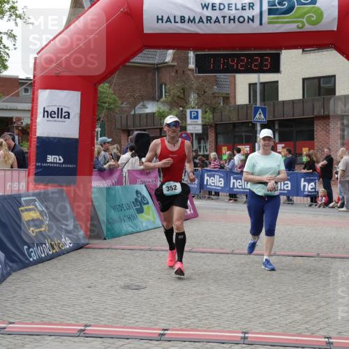 10.05.2026 - 8. Wedeler Halbmarathon Yannick Fuchs http://msf.ph/oto/9728293 10.05.2026 11:42:21 Ziel 127, 352, 1052 meine-sportfotos.de