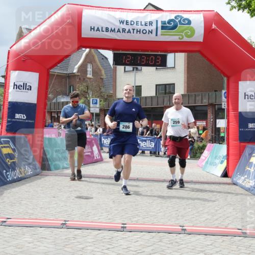 10.05.2026 - 8. Wedeler Halbmarathon Yannick Fuchs http://msf.ph/oto/9728305 10.05.2026 12:13:01 Ziel 259, 274, 286 meine-sportfotos.de