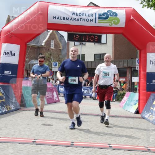 10.05.2026 - 8. Wedeler Halbmarathon Yannick Fuchs http://msf.ph/oto/9728310 10.05.2026 12:13:01 Ziel 259, 274, 286 meine-sportfotos.de