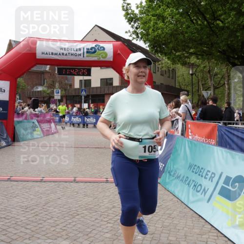 10.05.2026 - 8. Wedeler Halbmarathon Yannick Fuchs http://msf.ph/oto/9728329 10.05.2026 11:42:23 Ziel 352, 1052, 2134 meine-sportfotos.de