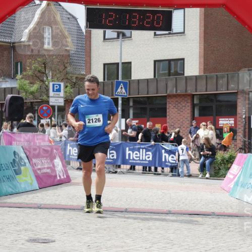 10.05.2026 - 8. Wedeler Halbmarathon Yannick Fuchs http://msf.ph/oto/9728373 10.05.2026 12:13:18 Ziel 2126 meine-sportfotos.de