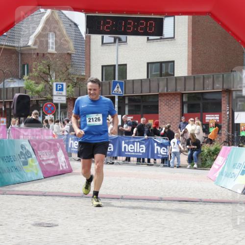 10.05.2026 - 8. Wedeler Halbmarathon Yannick Fuchs http://msf.ph/oto/9728377 10.05.2026 12:13:18 Ziel 2126 meine-sportfotos.de