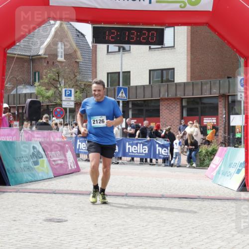10.05.2026 - 8. Wedeler Halbmarathon Yannick Fuchs http://msf.ph/oto/9728382 10.05.2026 12:13:18 Ziel 2126 meine-sportfotos.de