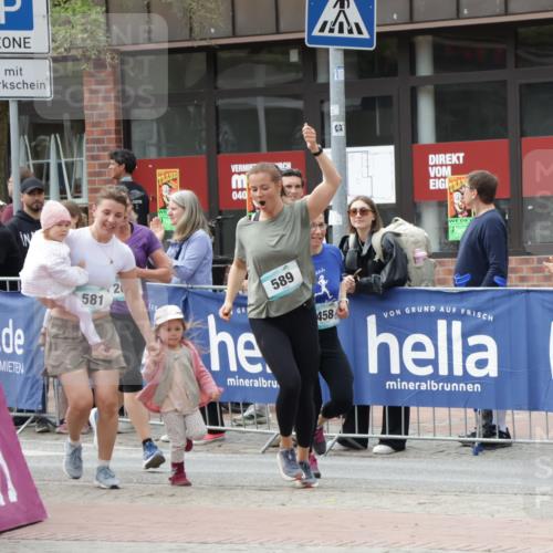 10.05.2026 - 8. Wedeler Halbmarathon Yannick Fuchs http://msf.ph/oto/9728394 10.05.2026 11:42:36 Ziel 458, 581, 589, 2035 meine-sportfotos.de
