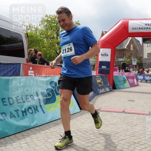 10.05.2026 - 8. Wedeler Halbmarathon Yannick Fuchs http://msf.ph/oto/9728405 10.05.2026 12:13:21 Ziel 634, 2126 meine-sportfotos.de