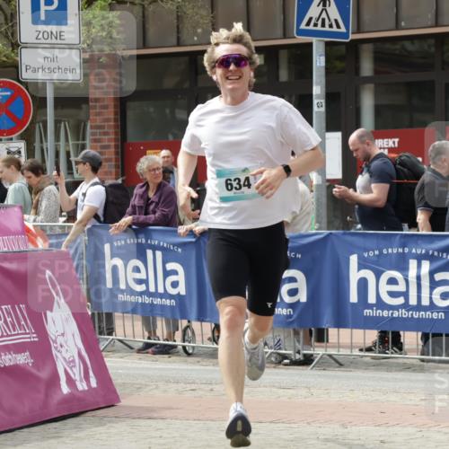 10.05.2026 - 8. Wedeler Halbmarathon Yannick Fuchs http://msf.ph/oto/9728416 10.05.2026 12:13:24 Ziel 634, 2126 meine-sportfotos.de