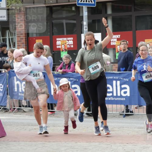 10.05.2026 - 8. Wedeler Halbmarathon Yannick Fuchs http://msf.ph/oto/9728426 10.05.2026 11:42:37 Ziel 458, 581, 589, 2035 meine-sportfotos.de