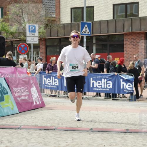 10.05.2026 - 8. Wedeler Halbmarathon Yannick Fuchs http://msf.ph/oto/9728430 10.05.2026 12:13:24 Ziel 634, 2126 meine-sportfotos.de