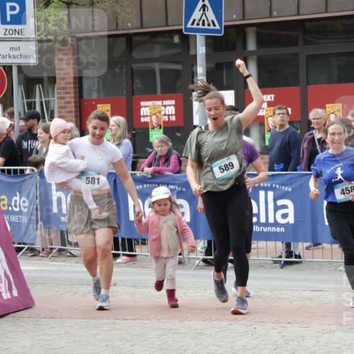 10.05.2026 - 8. Wedeler Halbmarathon Yannick Fuchs http://msf.ph/oto/9728431 10.05.2026 11:42:37 Ziel 458, 581, 589, 2035 meine-sportfotos.de